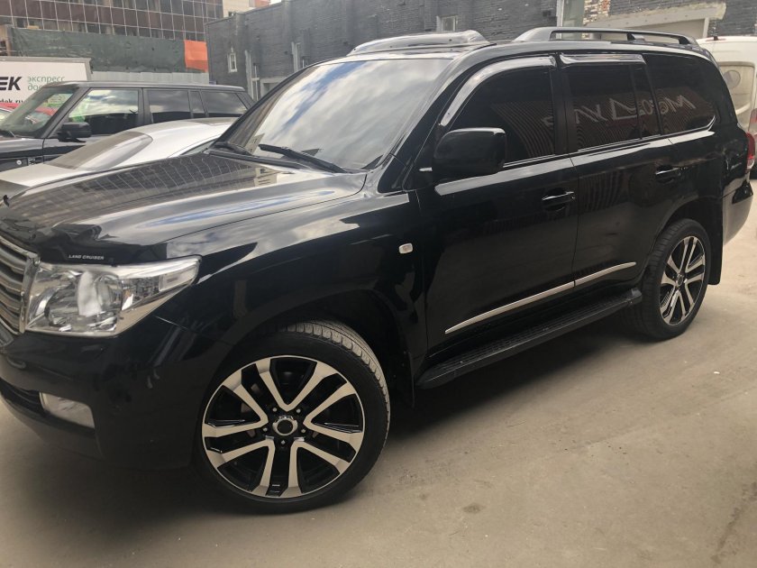 Toyota Land Cruiser 200 r22 колеса