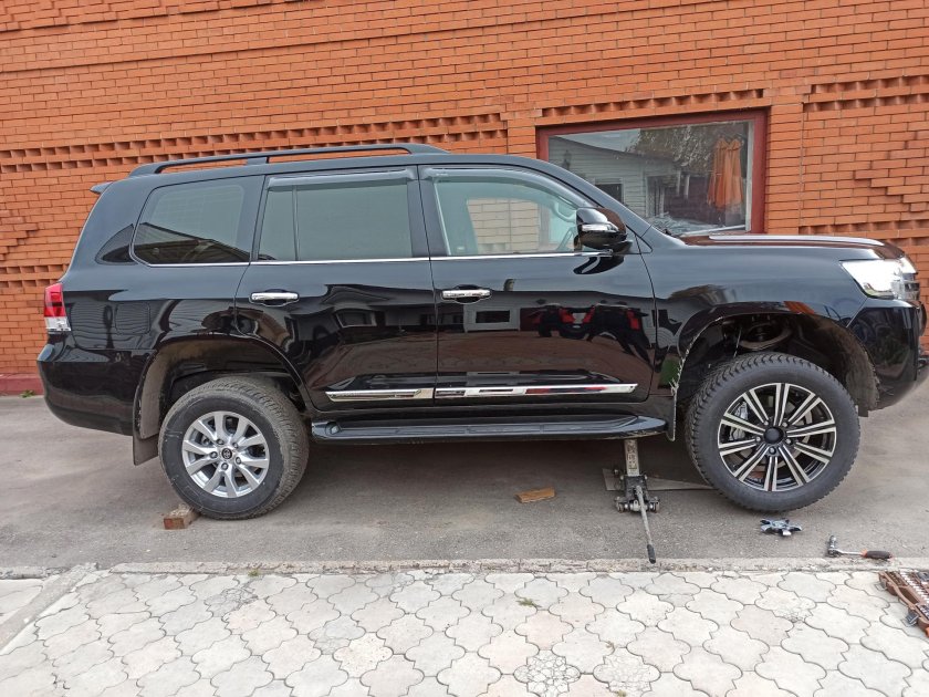 Диски r20 для Toyota Land Cruiser 200