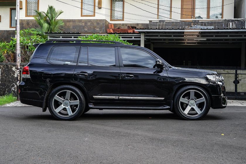 Toyota Land Cruiser 200 r22 колеса