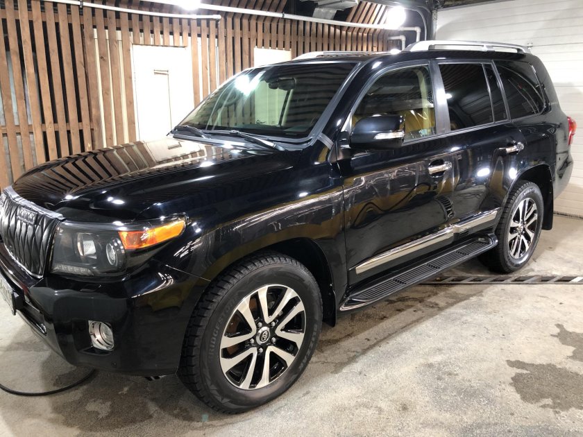 Land Cruiser 200 на 20 дисках