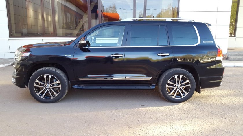 Toyota Land Cruiser 200 r20
