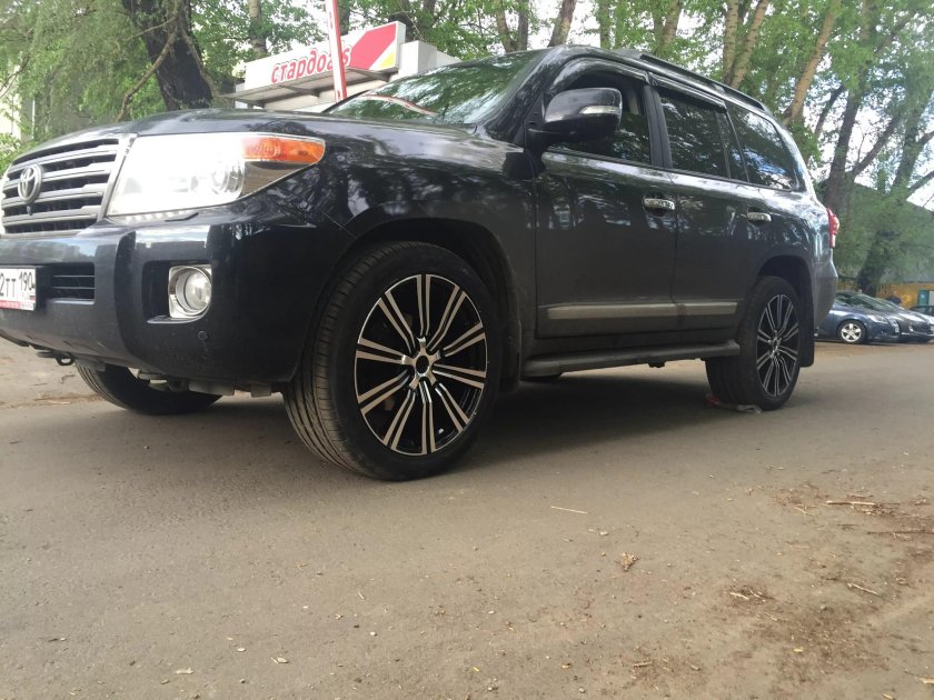 Диски r20 Toyota lc200