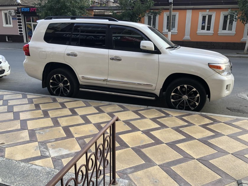 Land Cruiser 200 колеса r20