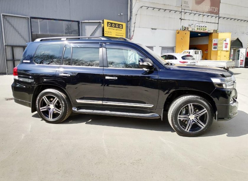 Диски на ленд Крузер 200 r20