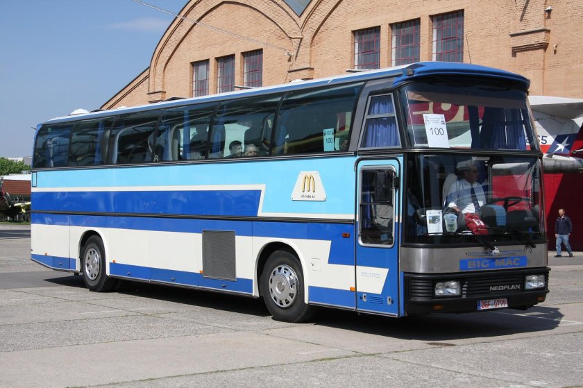 Автобус Neoplan n116