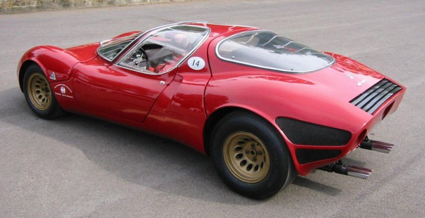 Автомобиль Альфа Ромео 33 Stradale