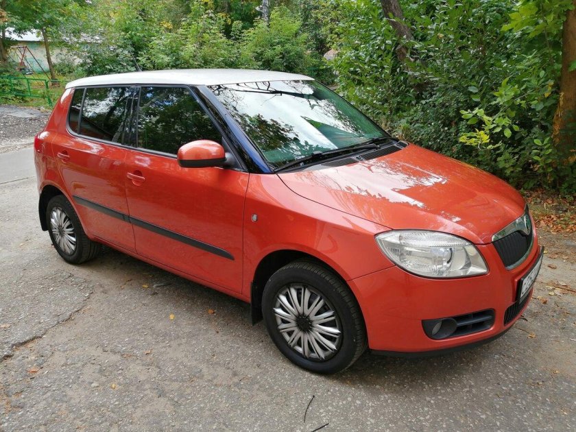 Оранжевая Шкода