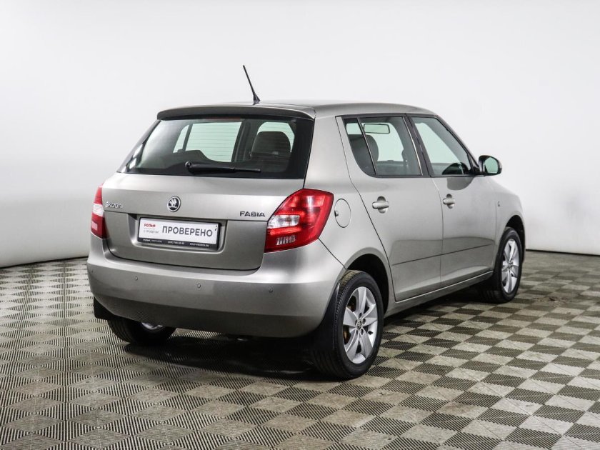 Шкода Фабия на механике