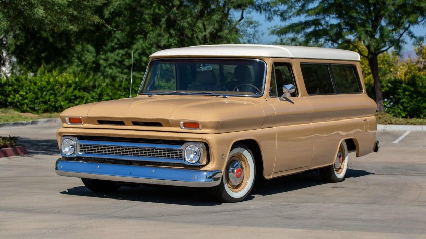 Chevrolet Suburban 1966