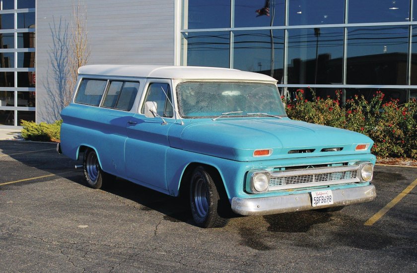 Chevrolet Suburban 1965