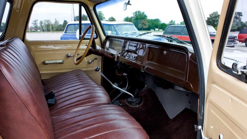 Chevrolet Suburban 1966