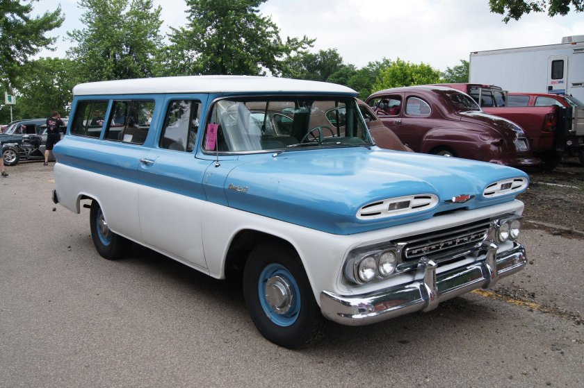 Chevrolet Suburban 1961