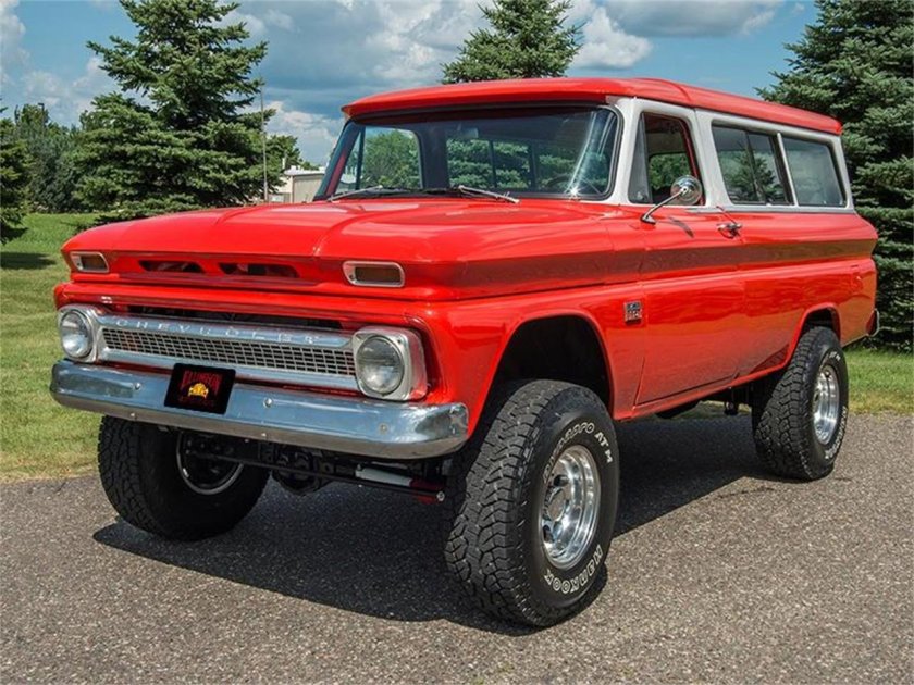 Chevrolet Suburban 1966