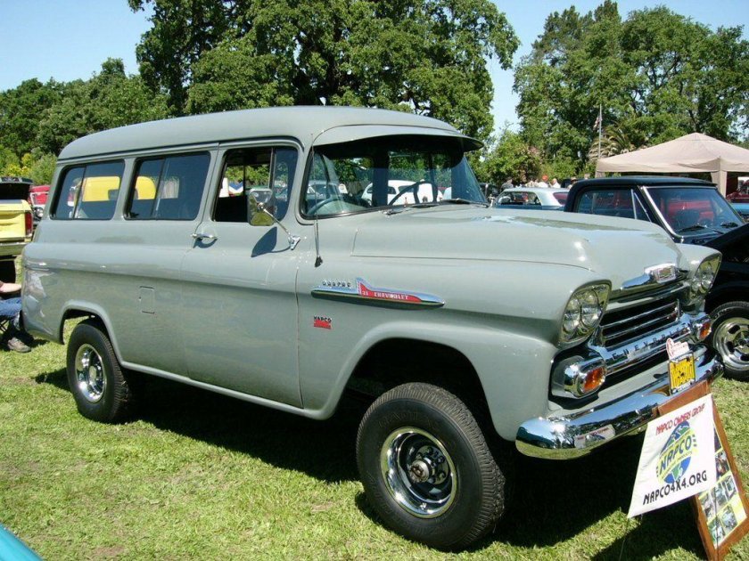 Chevrolet Suburban 1958