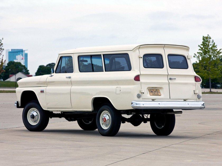 Chevrolet Suburban 1965