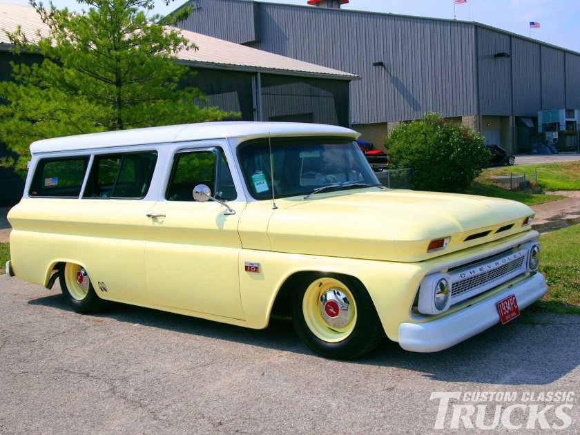 Chevrolet Suburban 1966