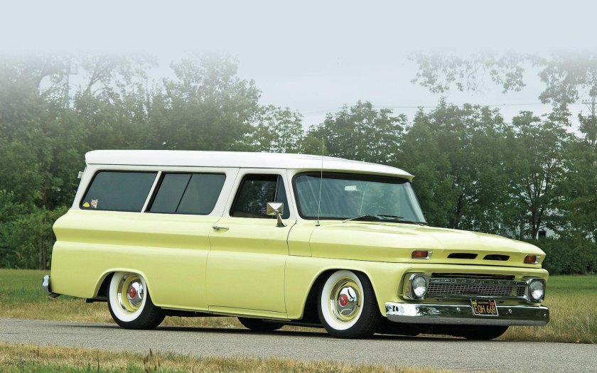 Chevrolet Suburban 1966