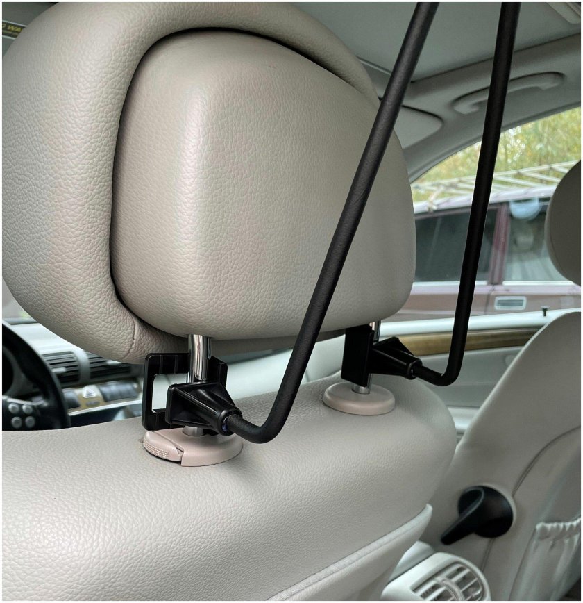 Автомобильная вешалка