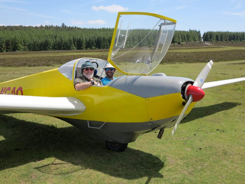 Двухместный самолет