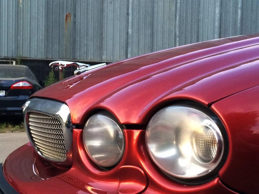 Капот Ягуар x-Type