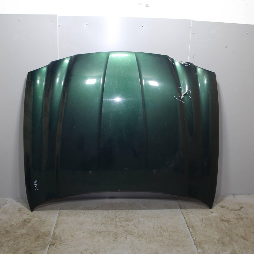 Машина капот