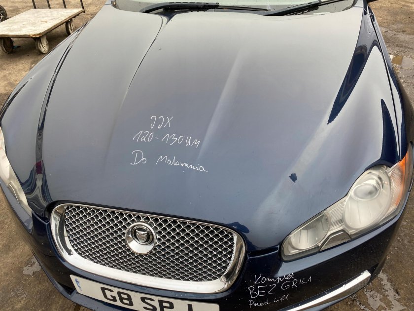 Jaguar XF капот