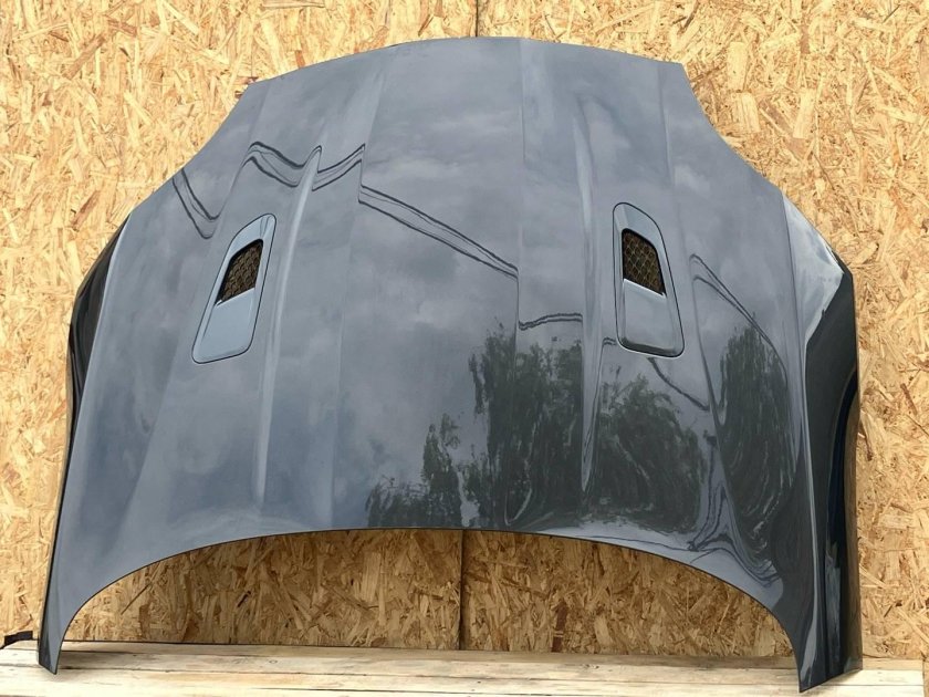 Капот автомобиля