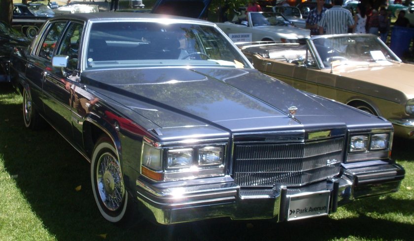 Кадиллак 83г