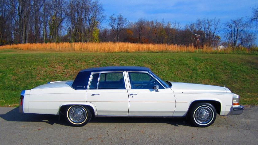 Cadillac Brougham 1984