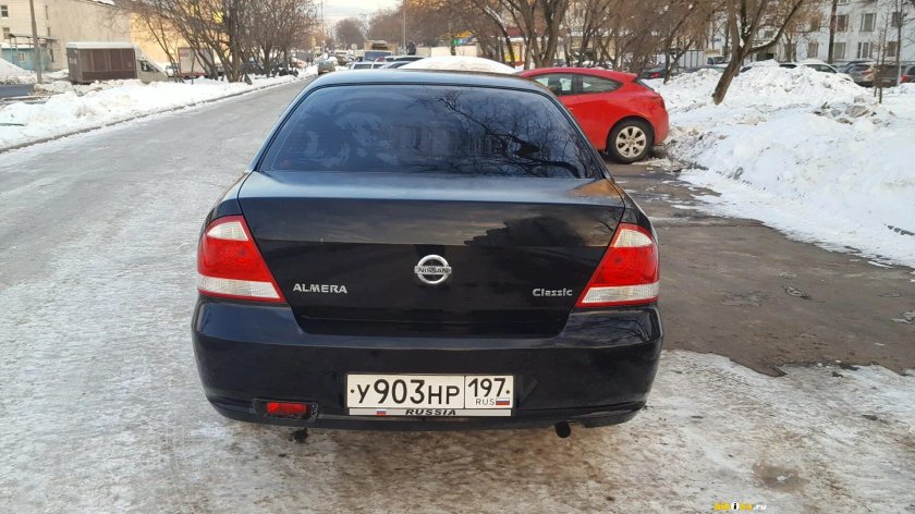 Nissan Almera Classic сзади
