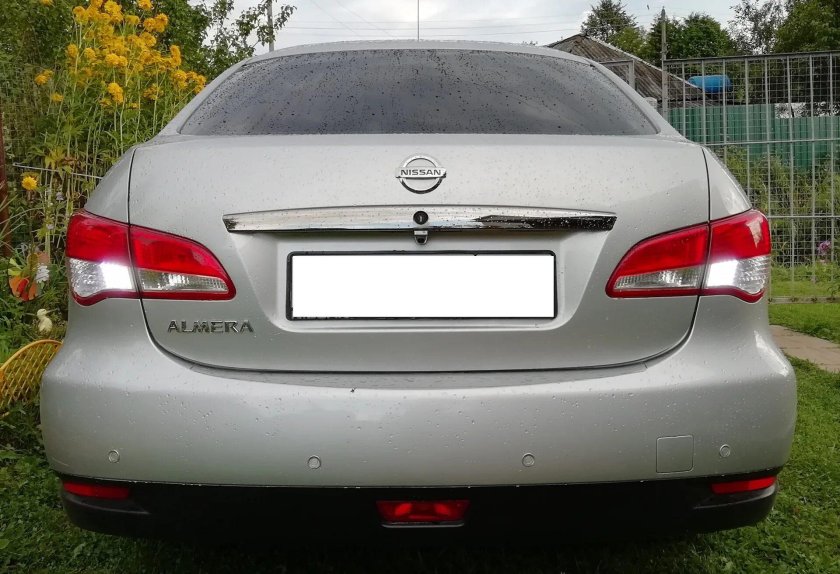 Nissan Almera g15 сзади