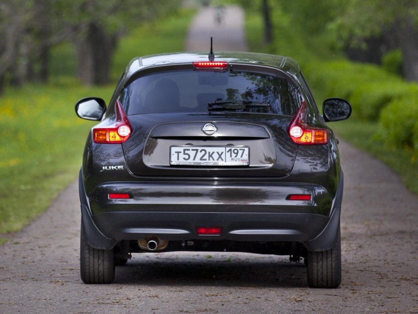 Nissan Juke сзади
