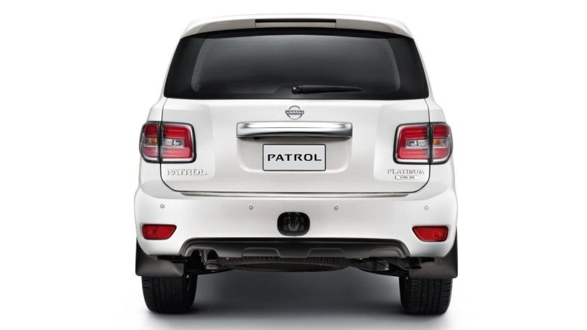 Nissan Patrol сзади