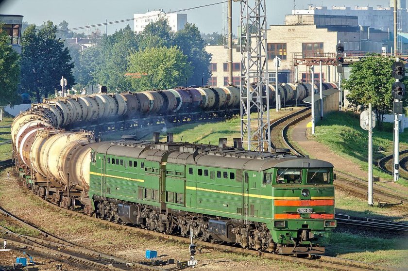 Грузовой поезд