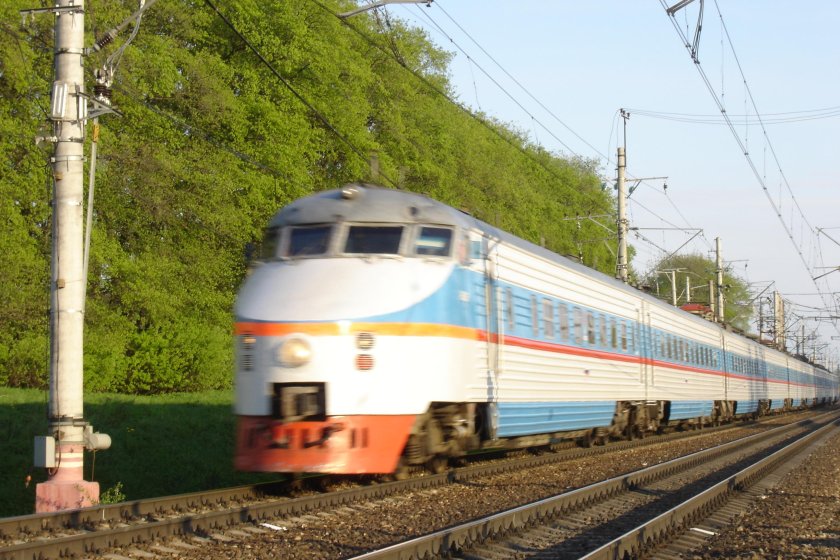 Эр200 электропоезд