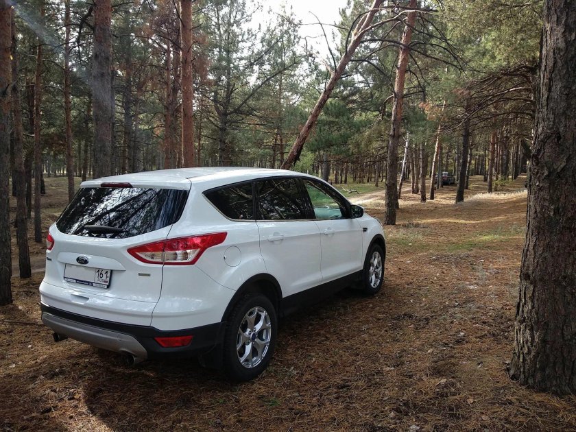 Форд Куга белый