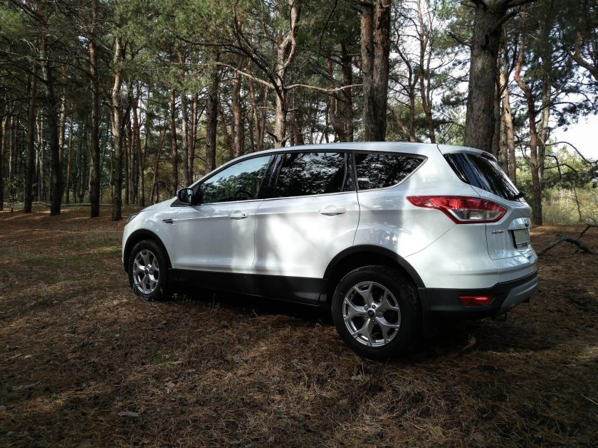 Форд Куга белый