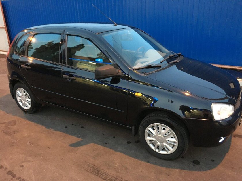 Lada Kalina 2011 хэтчбек черная .