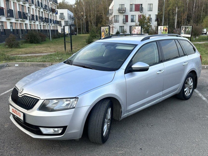 Шкода октавия серебристая универсал