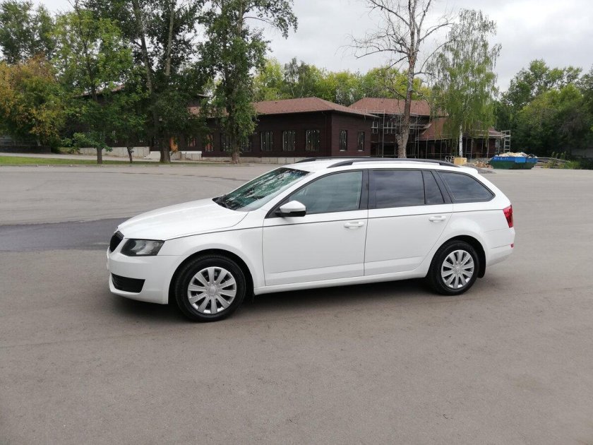 Шкода Октавия универсал 2014 года