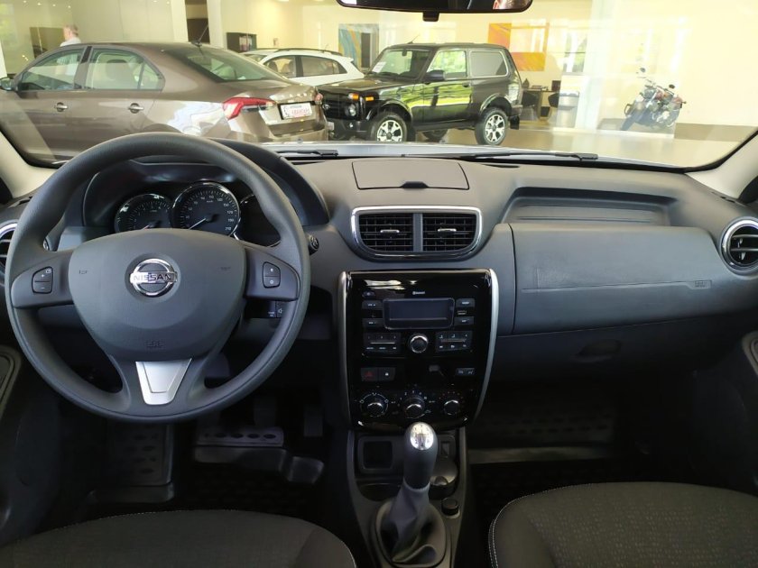 Nissan Terrano комплектация Elegance