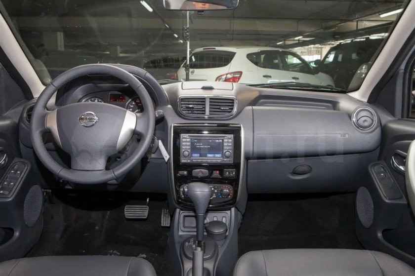 Nissan Terrano Tekna салон