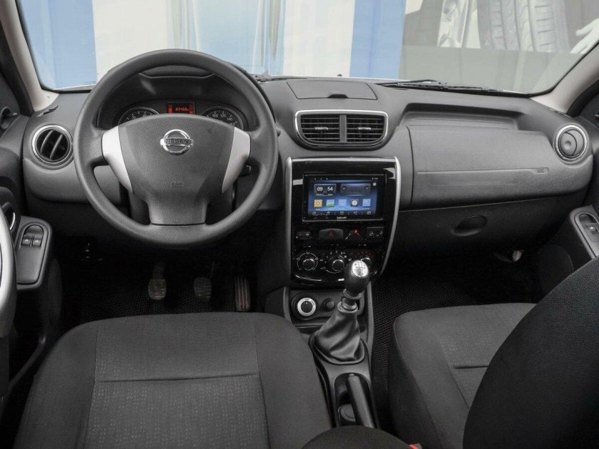Ниссан Террано 2015 года салон