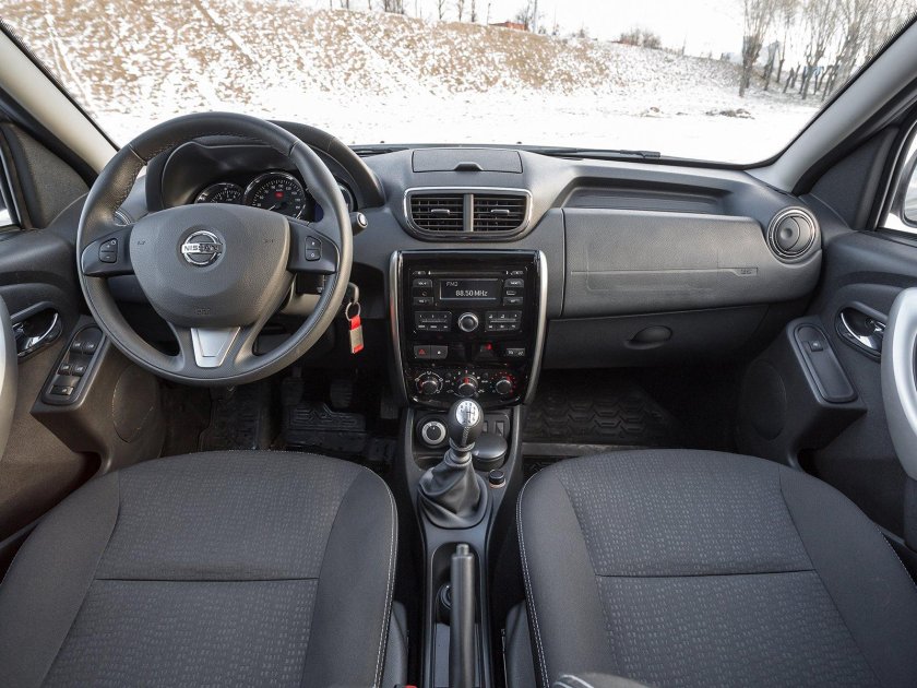 Nissan Terrano 2017 салон