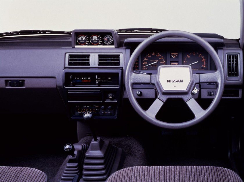 Ниссан Террано 1 поколения салон