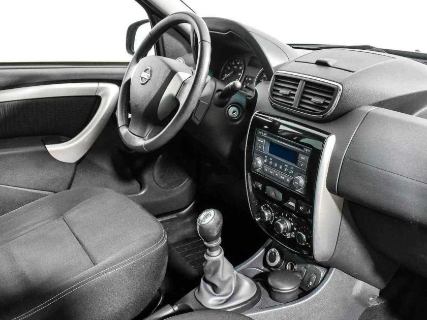 Ниссан Террано 2015