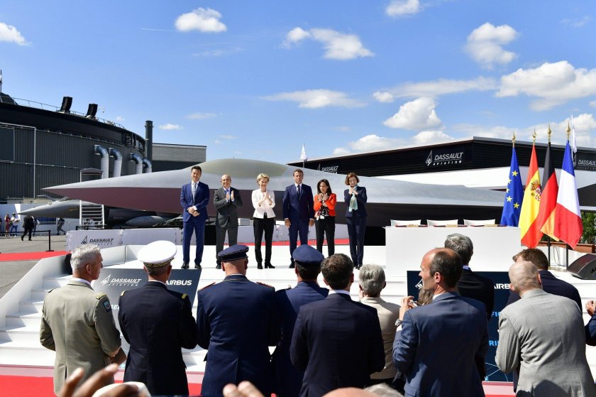 Ле Бурже истребитель 5 поколения