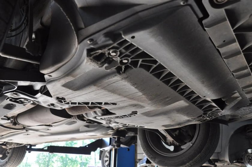 Днище поло седан 2013