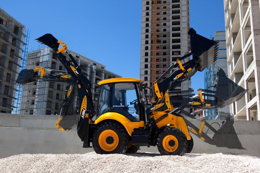 Экскаватор-погрузчик МСТ 642