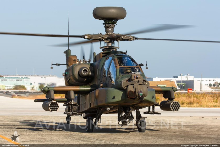 Военный вертолет